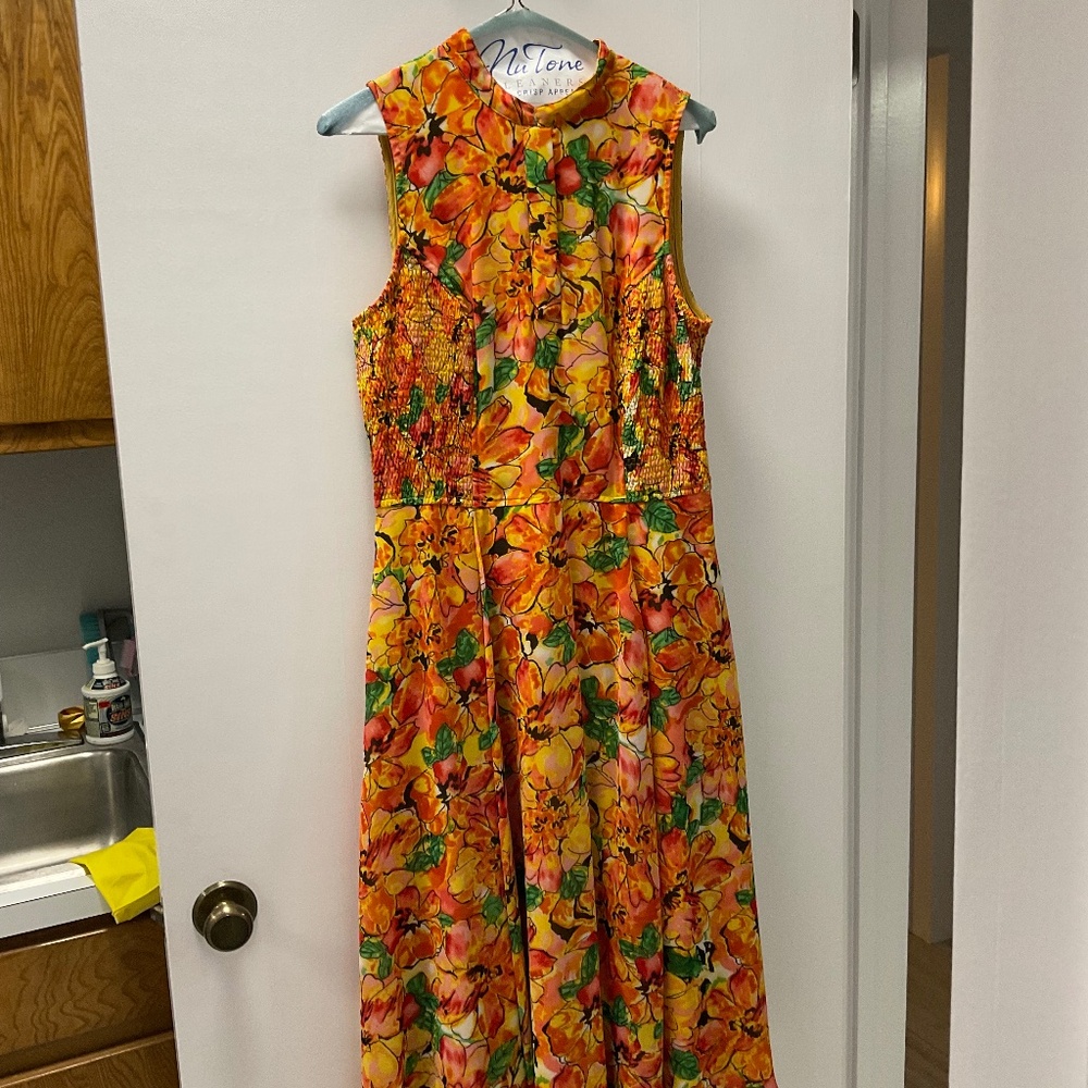 Sleeveless easy care summer dress